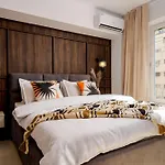 Luxury Ultra & - Piata Romana Apartman