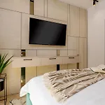 Luxury Ultra & - Piata Romana