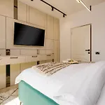 Luxury Ultra & - Piata Romana