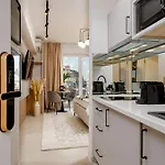 Luxury Ultra & - Piata Romana * Bukarest