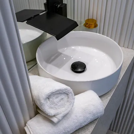 Luxury Ultra Apartment&studio - Piata Romana Appartamento