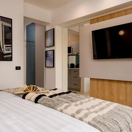 Luxury Ultra & - Piata Romana Apartamento Bucareste