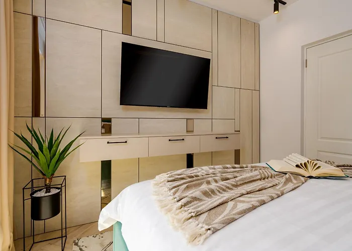 Luxury Ultra & - Piata Romana