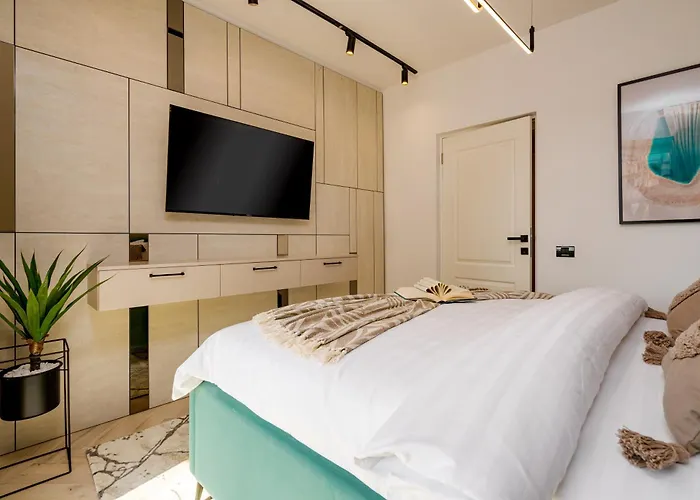 Luxury Ultra & - Piata Romana