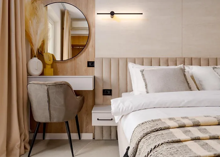 Luxury Ultra & - Piata Romana *