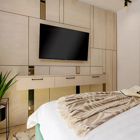 Luxury Ultra & - Piata Romana