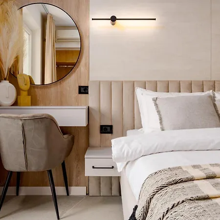 Luxury Ultra & - Piata Romana *